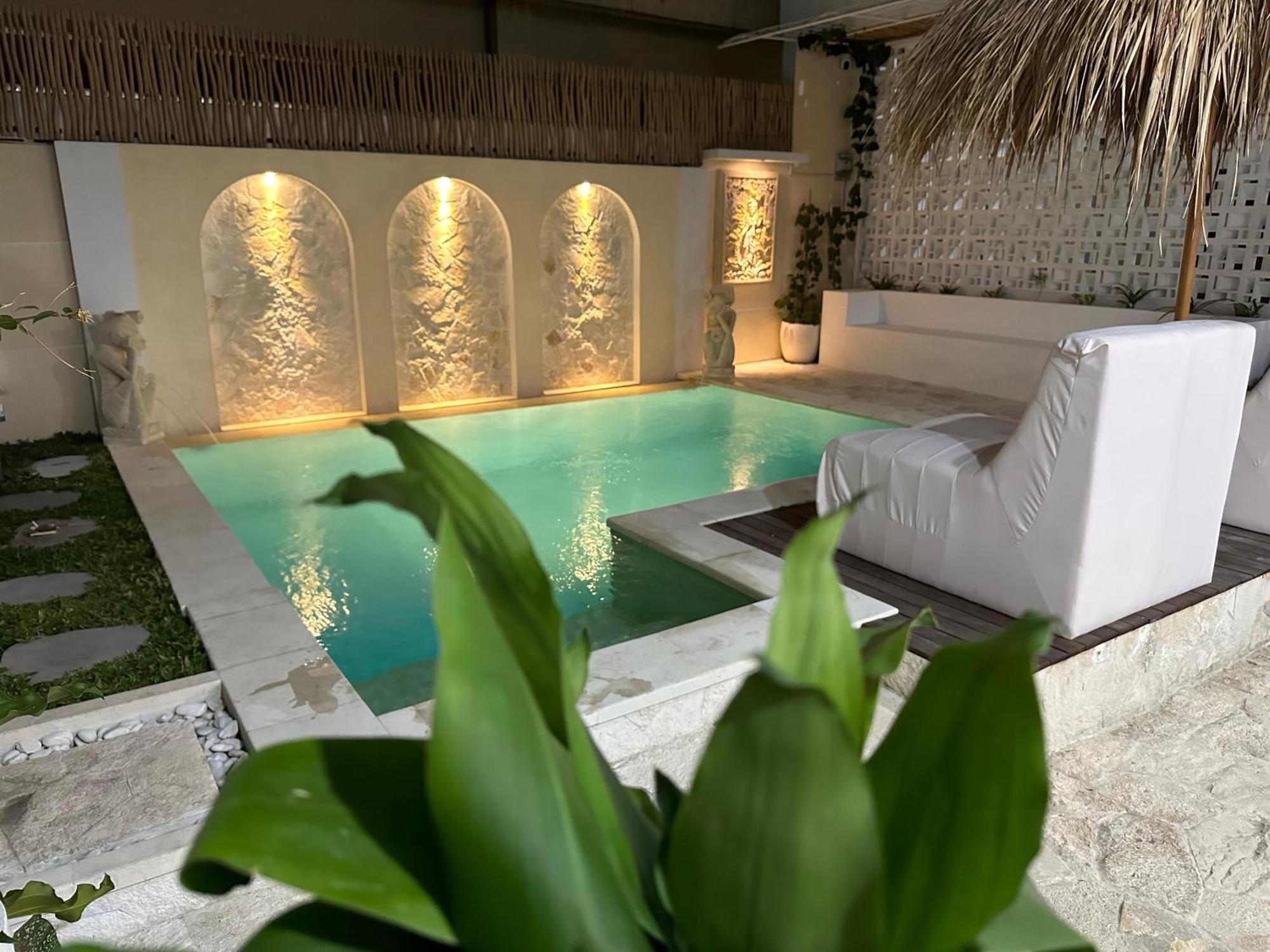 Ellies Hotel Nusa Dua (Bali) Exterior foto